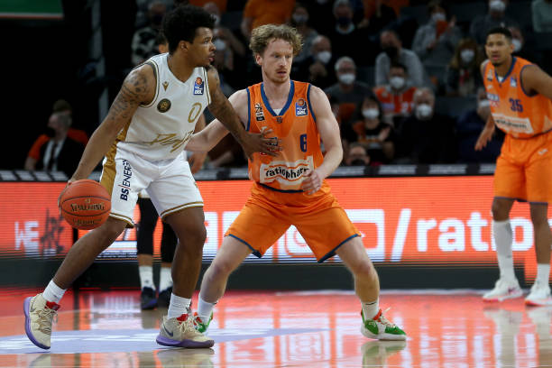 也不在少数 也不在少数